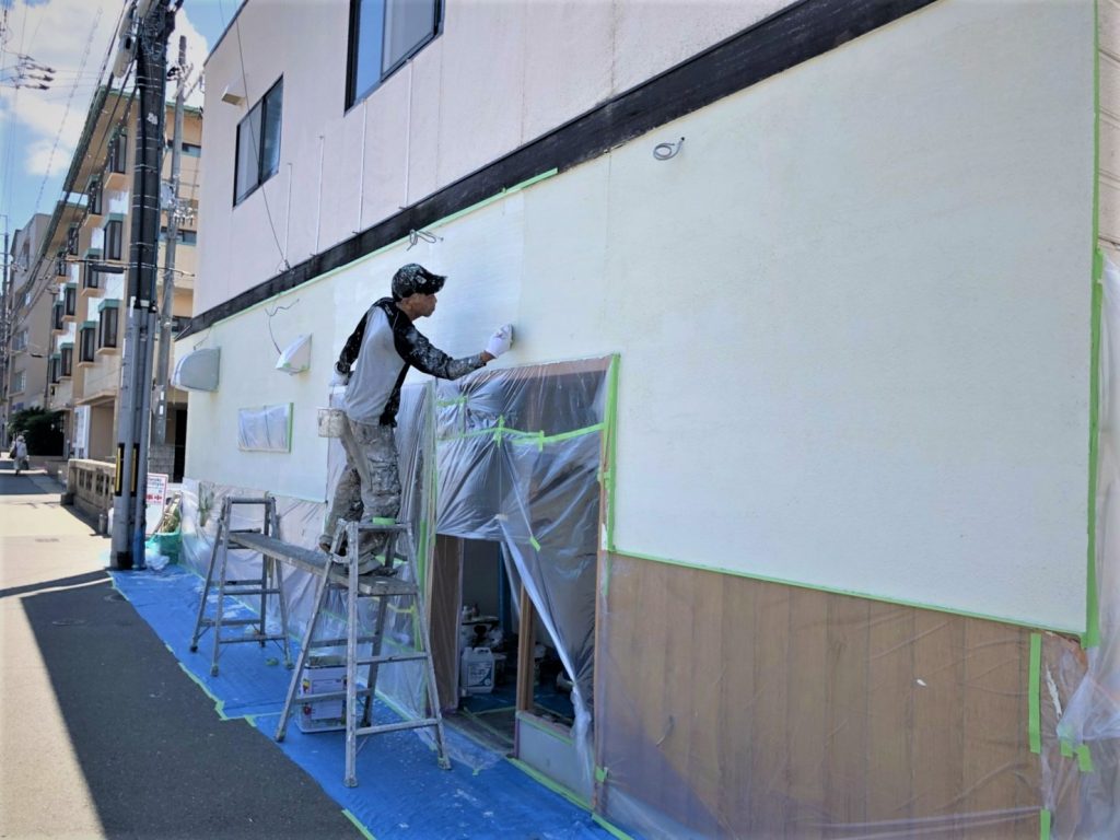 京都山科のすし秀さん、本日外部の塗装でございました！;
