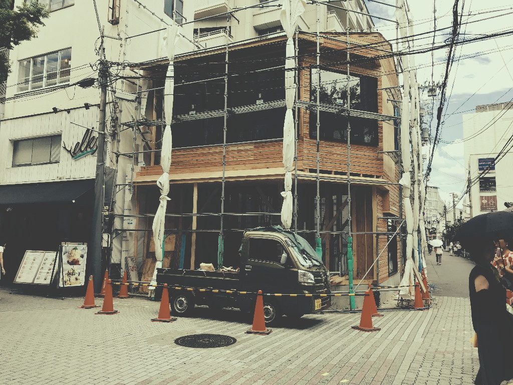 京都蛸薬師猫カフェ様の内装の大工工事;
